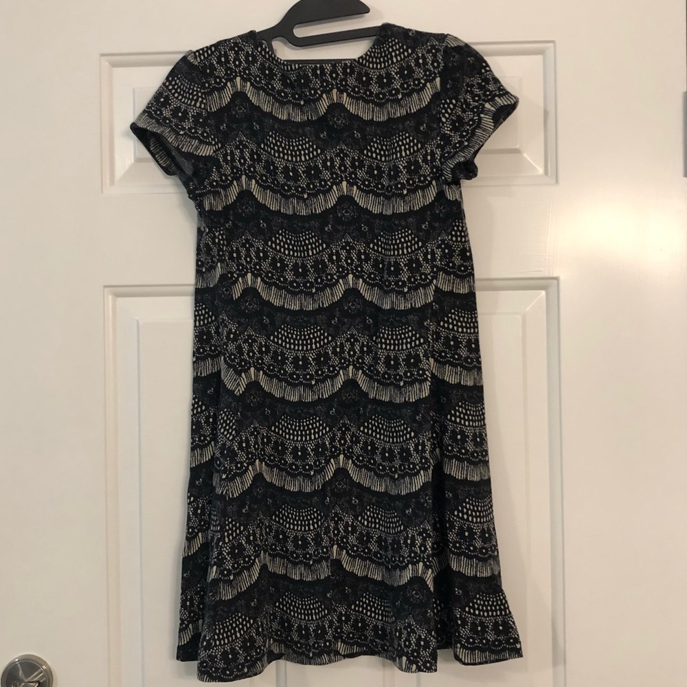 Patterned Black and Cream Tunic Dress - Picture 3 of 4